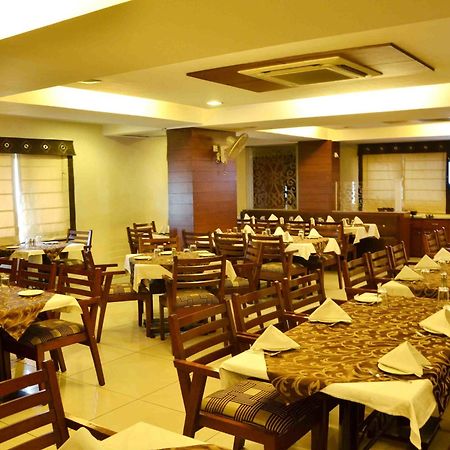 Oyo 742 Hotel Kings Park Indore Exterior foto